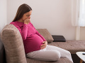 Tehotným ženám v Británii odporúčajú vakcínu od Pfizer/BioNTech alebo Moderny