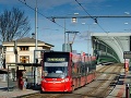 V bratislavskej Petržalke sa vykoľajila električka, premávku opäť obnovili