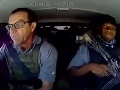Posádka transportného vozidla sa Posádka transportného vozidla sa