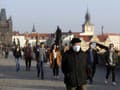 KORONAVÍRUS V Česku od štvrtka už úplne skončí povinnosť nosenia rúšok vonku