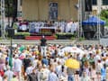 Na celonárodnú púť do Nitry prišli stovky veriacich: Celebranti odsúdili potraty aj homosexualitu