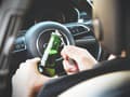 Vláda odobrila Národný akčný plán pre problémy s alkoholom: Polícia sprísni kontroly vodičov