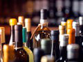 Muž mal ukradnúť v Prievidzi deväť fliaš alkoholu: Hrozí mu väzenie až na dva roky