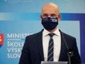 PRÁVE TERAZ Minister Gröhling oznámil nové pandemické opatrenia na školách: V hre je predĺženie prázdnin