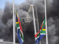 Komplex juhoafrického parlamentu štyri dni po požiari opustili hasiči