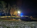 FOTO Netradičný zásah: Slovenskí a rakúski hasiči vyťahovali z rieky motorové vozidlo