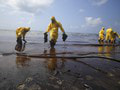 Ropná škvrna zasiahla pobrežie thajskej provincie: VIDEO Znečistila známu pieskovú pláž