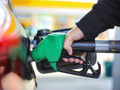 AKTUÁLNE Lacnejšie sa bude tankovať aj v Česku: Nižšia daň na naftu a benzín sa stane realitou!