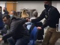 VIDEO konfliktu na rodičovskom združení: Otec školáka si odmietol nasadiť rúško, tvrdý zásah ochranky