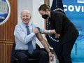 Joe Biden dostal druhú posilňujúcu dávku vakcíny proti KORONAVÍRUSU