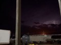 VIDEO Mladík nakrúcal búrku, keď zachytil niečo podivné: Rútilo sa to priamo k zemi!