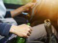 Polícia obvinila dve osoby v súvislosti so šoférovaním pod vplyvom alkoholu