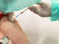 KORONAVÍRUS Štvrtou dávkou vakcíny sa zatiaľ zaočkovalo 812 osôb
