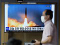 Severná Kórea odpálila osem balistických rakiet krátkeho doletu