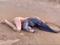 Panika na pláži: Turisti volali, že našli nahú mŕtvolu ženy bez hlavy! Odhalenie bizarnej pravdy