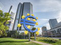 Hlavný ekonóm Európskej centrálnej banky očakáva, že jej úrokové sadzby sa zvýšia ešte niekoľkokrát