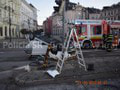 Ranná nehoda v Bratislave: FOTO Opitého vodiča zastavil stĺp, auto skončilo na streche