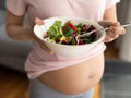 Prvý dôkaz, že deti v maternici reagujú na to, čo jedia ich matky: FOTO, ktoré vyráža dych