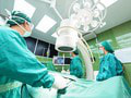 Rumunskí lekári čelia obvineniu, že používali implantáty z mŕtvych pacientov