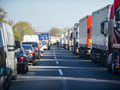 AKTUÁLNE Polícia pre nehodu kamiónov odkláňa premávku na D2 v smere do Bratislavy