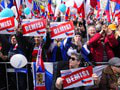 Demonštranti v Česku opäť protestujú proti vláde: Presunuli sa k Snemovni