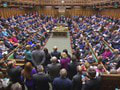 Poslanci v Británii schválili návrh zákona o nelegálnej migrácii