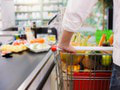 Rakúsky minister financií zvažuje zastropovanie cien vybraných potravín