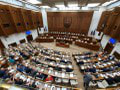 Poslanci začali štvrtý rokovací týždeň 90. schôdze: Pokračujú v diskusii o zákone na pomoc tehotným ženám