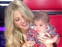 Shakira si do porotcovkého kresla vzala svojho nedávno narodeného synčeka Milana.