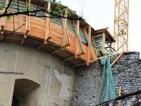 Počasie poškodilo strechu hradu Krásna Hôrka