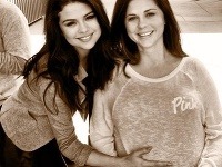 Selena Gomez sa na súrodenca teší