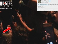 Danny Brown počas orálneho uspokojovania vernou fanúšičkou počas koncertu