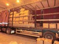 Colníci zaistili vyše päť ton nelegálne rezaného tabaku
