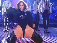 Jennifer Lopez pobúrila divákov, keď v priamom prenose poodhalila značnú časť najintímnejších partií.