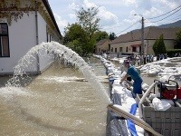 Prečerpávanie vody v maďarskom Nagymarosi.
