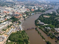 Voda v Nemecku prelomila hrádze, evakuovali ďalšie tisíce
