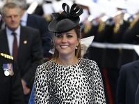 Tehotná Kate Middleton sa objavila zrejme posledný krát na verejnosti pred pôrodom.
