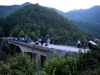 Rumunský autobus sa zrútil do rokliny v strednej časti Čiernej Hory