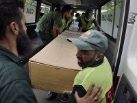 Telá popravených horolezcov prepravili do Islamabadu.