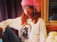 Rihanna si v Amsterdame dopriala slušné množstvo marihuany a o zábery sa podelila prostredníctvom webu.