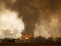 Boj s rozsiahlym požiarom neprežilo v Arizone 19 hasičov