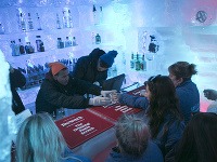 Obyvateľom New Yorku pomáha prekonávať vlny horúčav ľadový bar