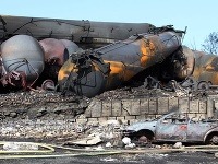 Následky výbuchu vlaku s ropou