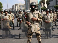 Ulice zaplavili desaťtisíce Mursího stúpencov