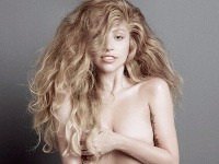Lady Gaga vystavila krajšiu tvár po plastike a štíhle telo v Evinom rúchu.