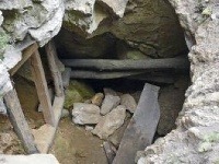 Pod hradom objavili stometrovú krasovú jaskyňu