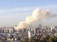 Výbuch plynu v Argentíne bytovku úplne zničil.