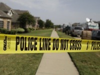 Strelec zabil v Texase štyroch ľudí, ďalších štyroch zranil