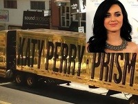 Zlatý kamión Katy Perry, ktorý propaguje jej nový album