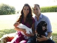 Kate Middleton s manželom Williamom, synom Georgeom a rodinným psom.
